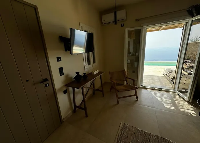 Thermyes 3 With Private Pool Китнос